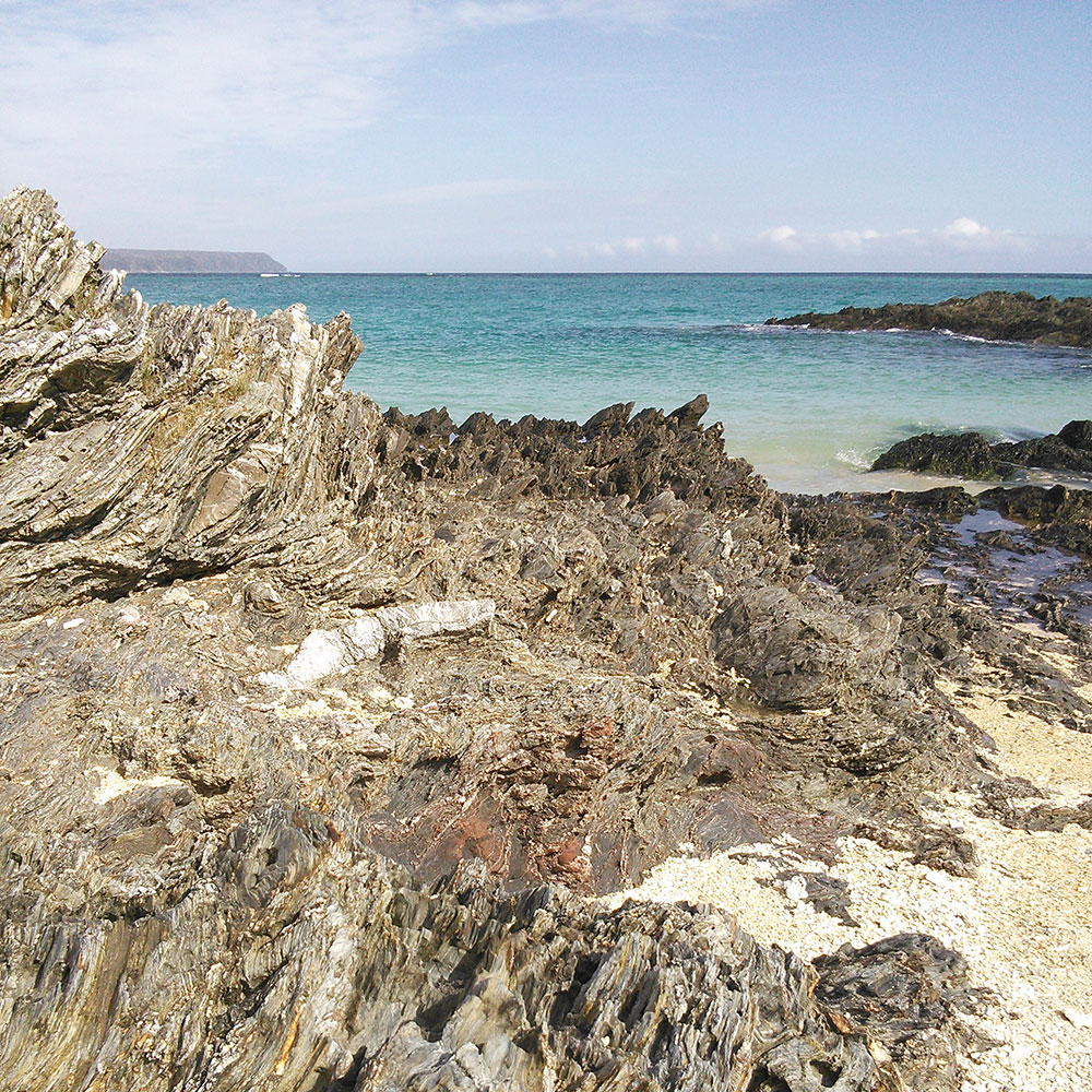 bushcraft campsite uppama beach gesashi higashison  okinawa japan